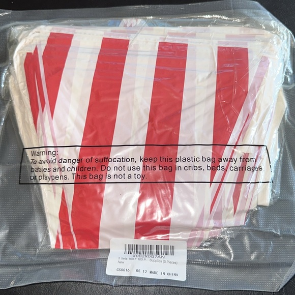 CARNIVAL THEMED DECOR BUNDLE - Picture 11 of 16